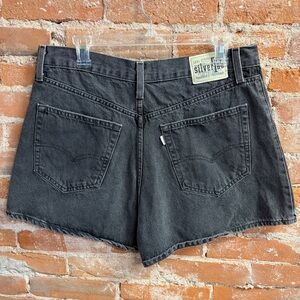 Levi’s Silver Tab Black High Waisted Mom Jean Shorts Women's 32